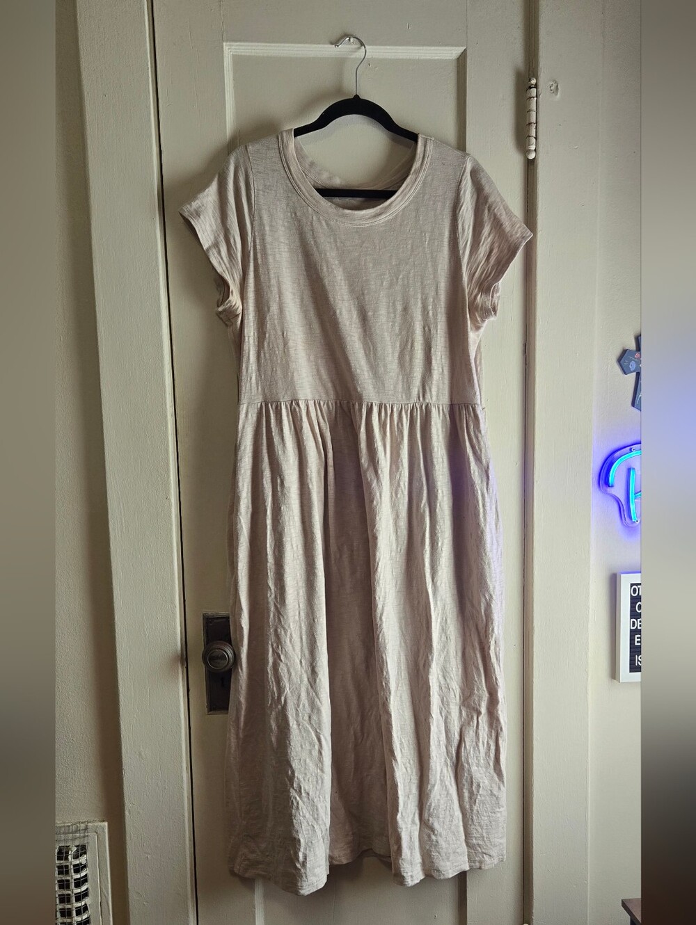 Universal Thread Light Cream Crewneck Dress